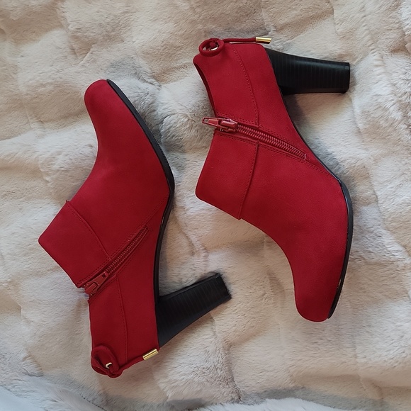 Coach and Four Delicious Bows Booties - Picture 3 of 9